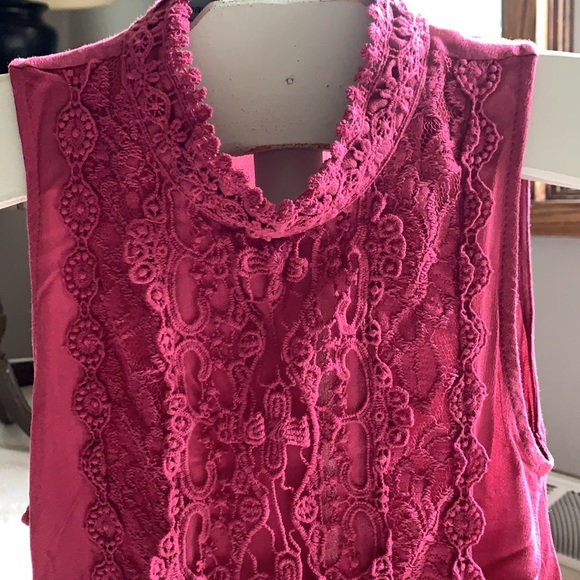 Maurices beautifully detailed tank top. - Picture 2 of 7